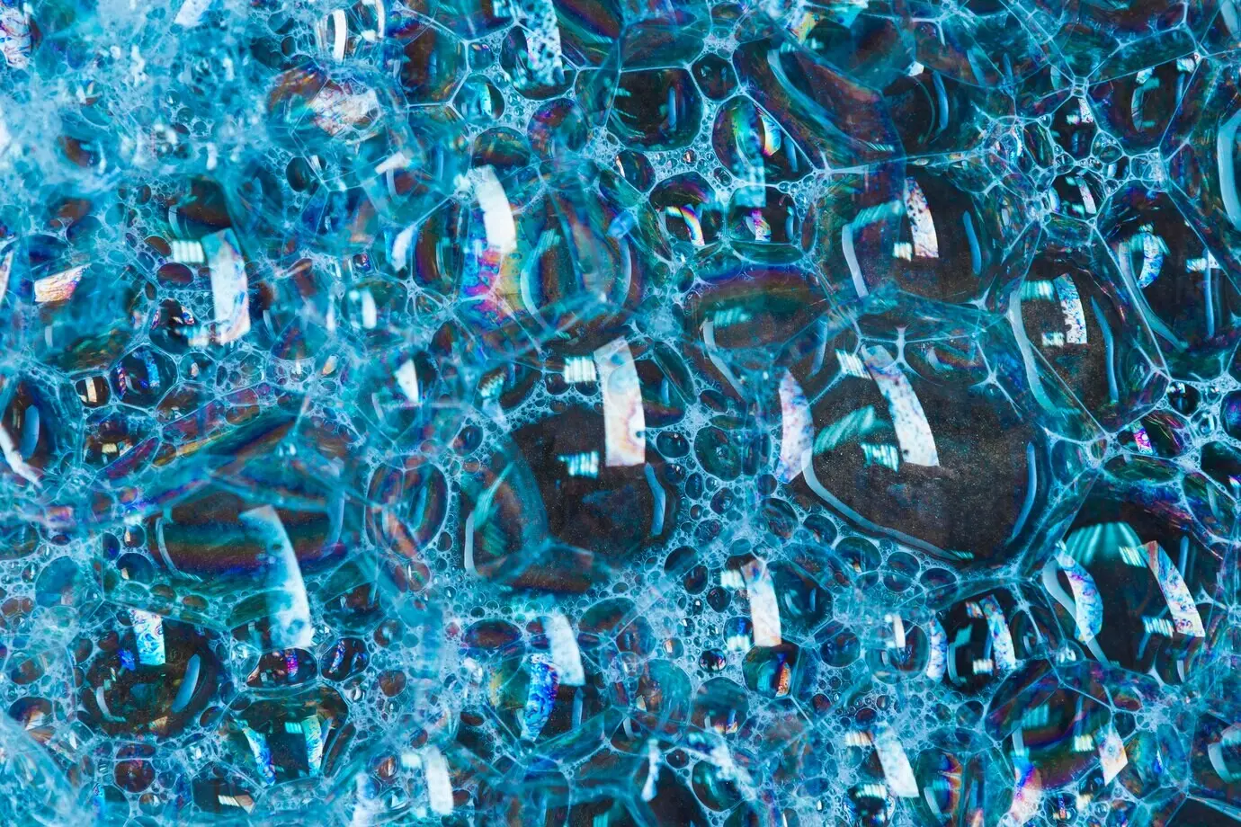 Пузырьки светло-голубого цвета